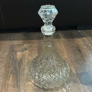 Vintage Libbey‎ Clear Glass Diamond Cut Pattern Decanter Wide Base